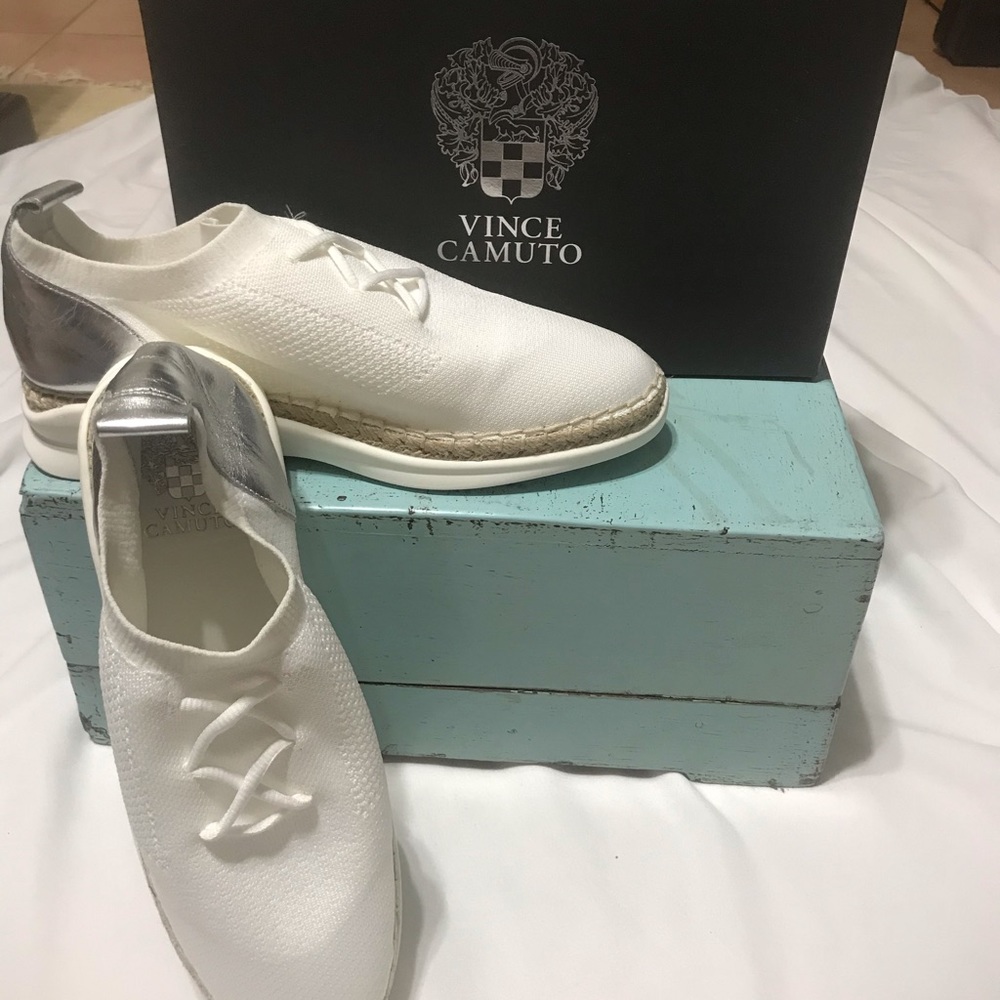 2/$20. NIB Vince Camuto slip on